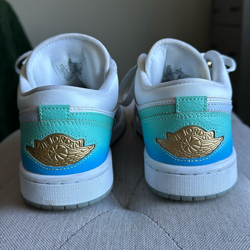 Nike Women’s Air Jordan 1 Low SE. White/ Emerald Rise-White